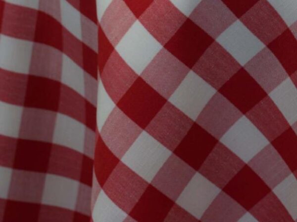 90X90 CHECKERED RED AND WHITE