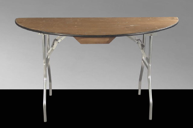 TABLE HALF ROUND SHORT 60"